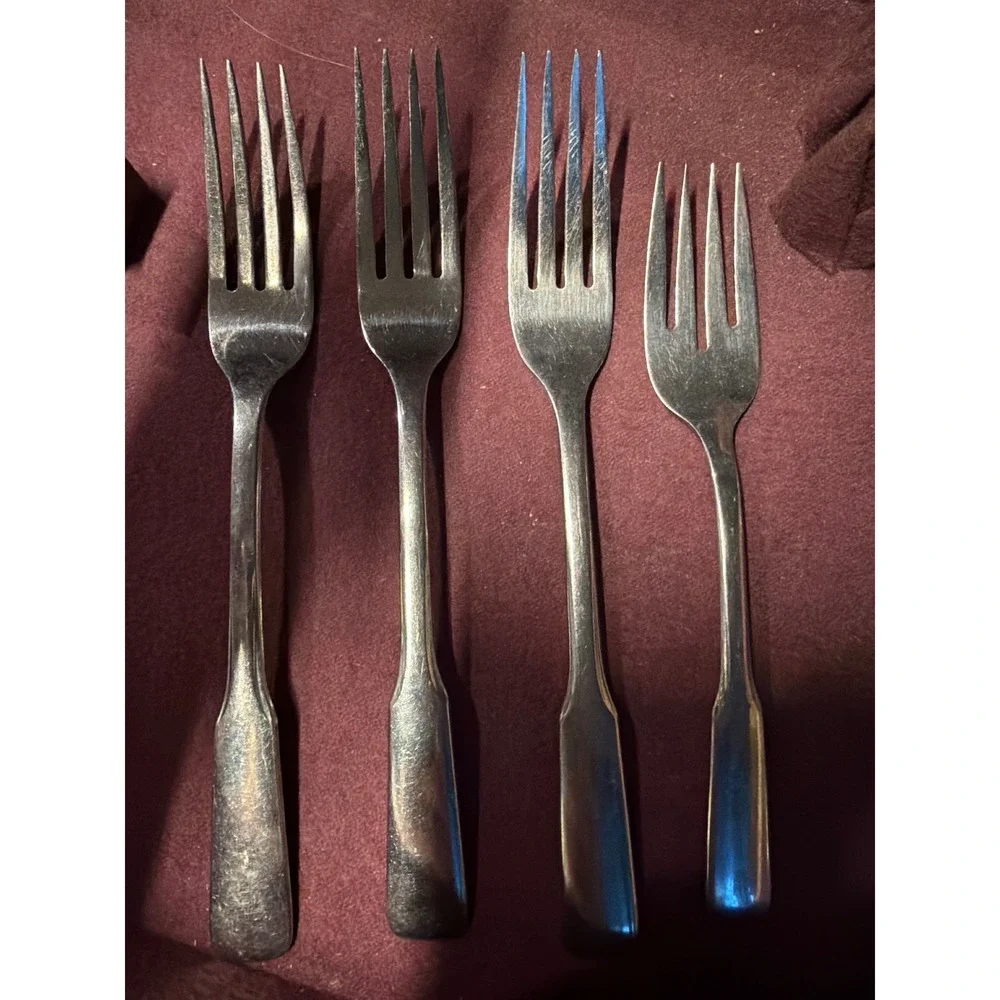Wm A Rogers Oneida Ltd Stainless Steel Forks Set of 3 Dinner 1 Salad Flatware